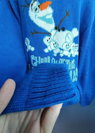 Светр з гарним новорічним принтом