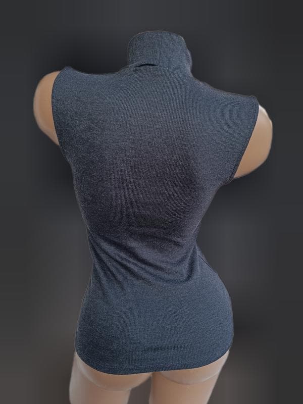 Гольф без рукавів жіночий