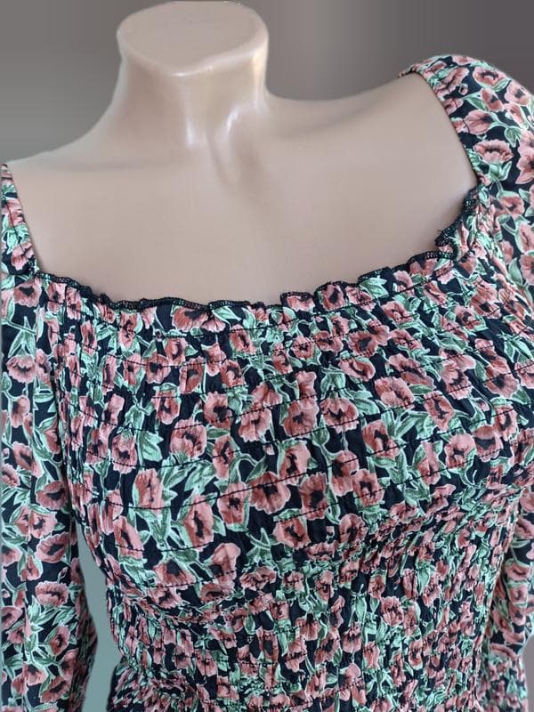 Кофтинка жіноча з квадратним вирізом і широкою резинкою на грудях — фото 4 з 4