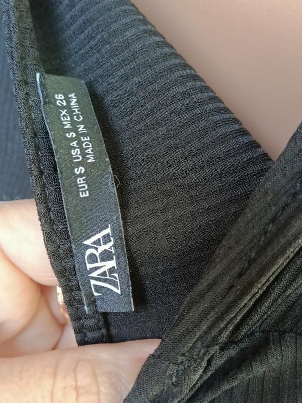 Чорна бруза від zara