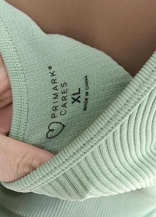 Майка в рубчик жіноча безшовна кольору м'ята — фото 2 з 4